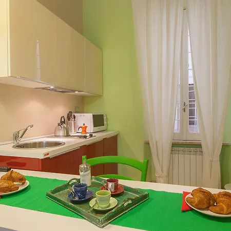 Crociferi 2 Apartamento Roma